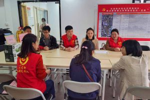 浓浓关爱暖人心，华体会体育·（中国）官方登录入口集团党支部慰问困难单亲家庭